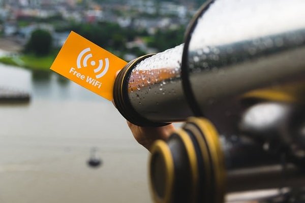 Profitez du Wi-Fi gratuit lors de votre séjour à l'Hôtel Port-Vendres : Connexion et confort assurés !